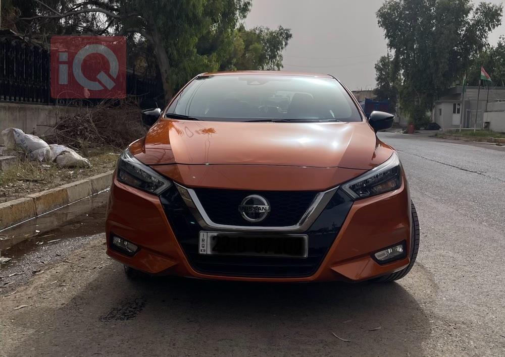 نيسان فيرسا